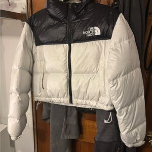 The North Face Two-Tone Puffer Jacket CROPPED GREAT CONDITION